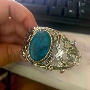 Womens cuff bracelet Silver Turquoise 8” diameter Has a few scrapes. See…